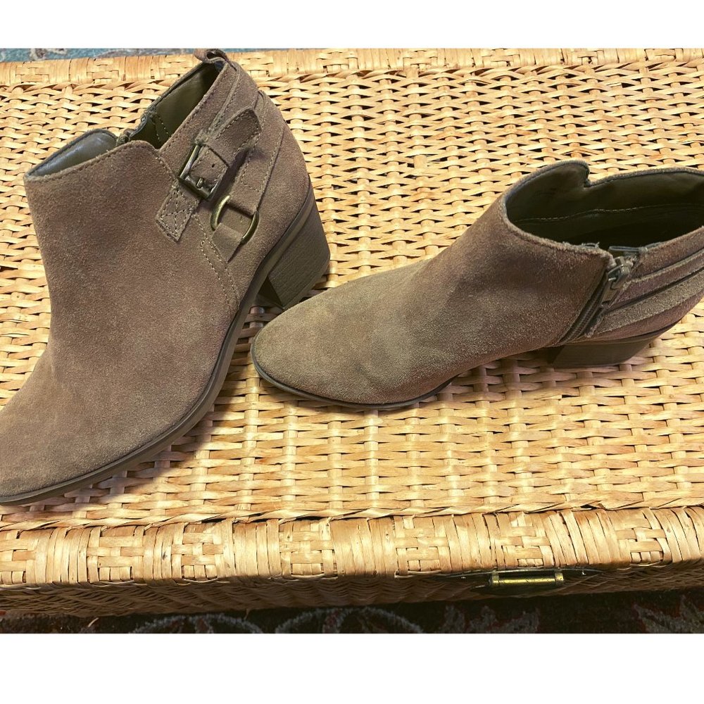 SONOMA WOMEN'S SUEDE BOOTS SIZE 6.5 - Picture 4 of 5